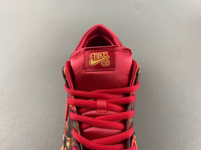 Wizard of Oz x Nike SB Dunk Low FZ1291-600
