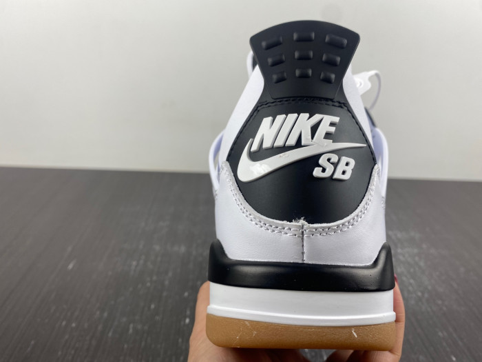 Nike SB x Air Jordan 4 customize