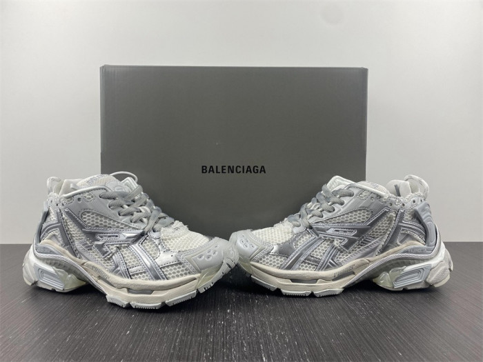 blcg runner sneaker