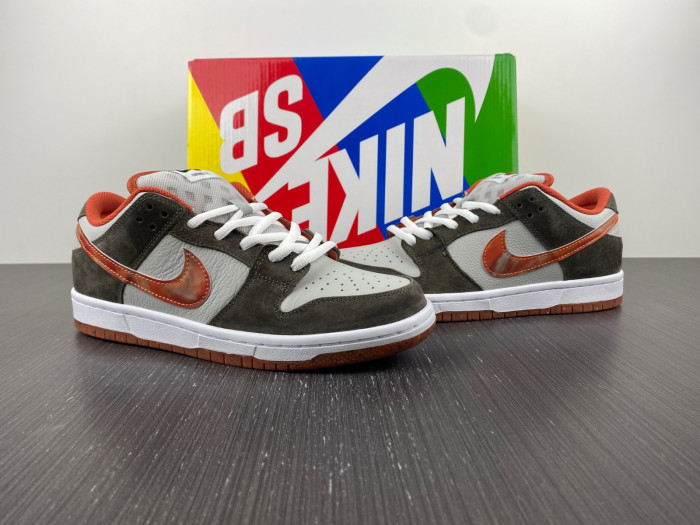 Crushed D.C. x Nike SB Dunk Low DH7782-001
