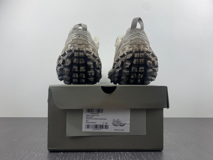 blc* defender sneaker