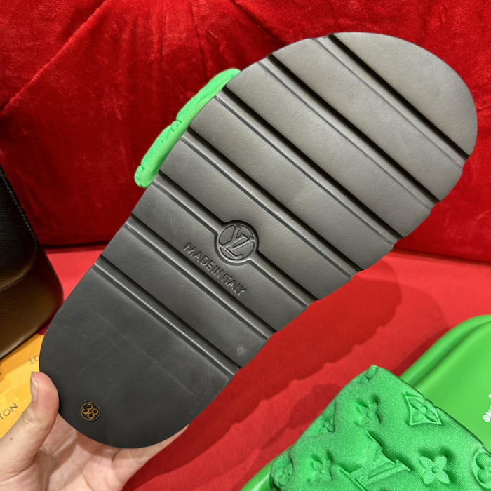 LOU1_TON POOL PILLOW COMFORT MULE (EU35-EU40)