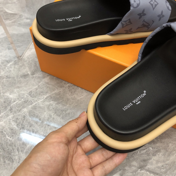 LOU1_TON POOL PILLOW COMFORT MULE (EU35-EU46)