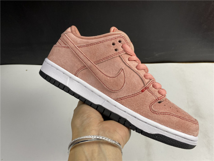 nike sb dunk low pink pig cv1655-600
